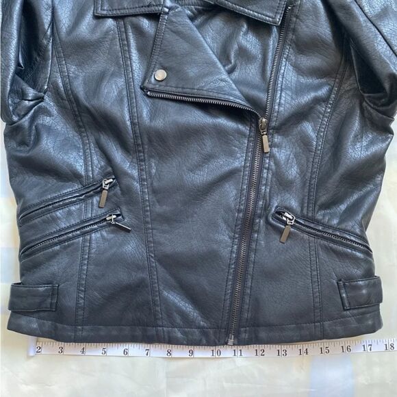 Yoki New York Faux Leather Motorcycle Jacket Black Women Medium Zip Neve Worn - Picture 4 of 12